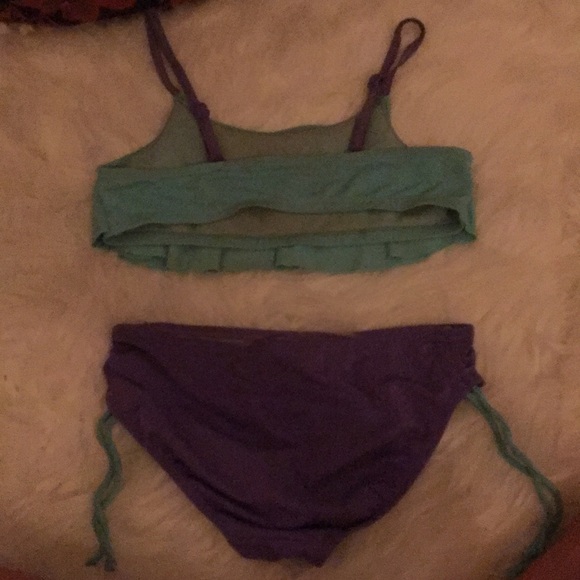 A purple and turquoise bikini - Picture 2 of 4